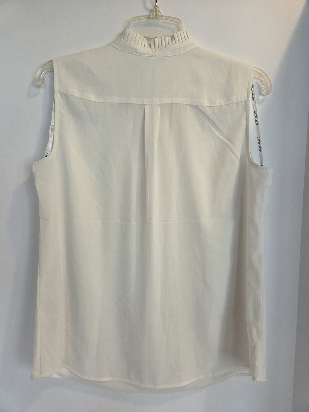 Sleeveless White Pleated Neck Women's Top - Picture 4 of 9